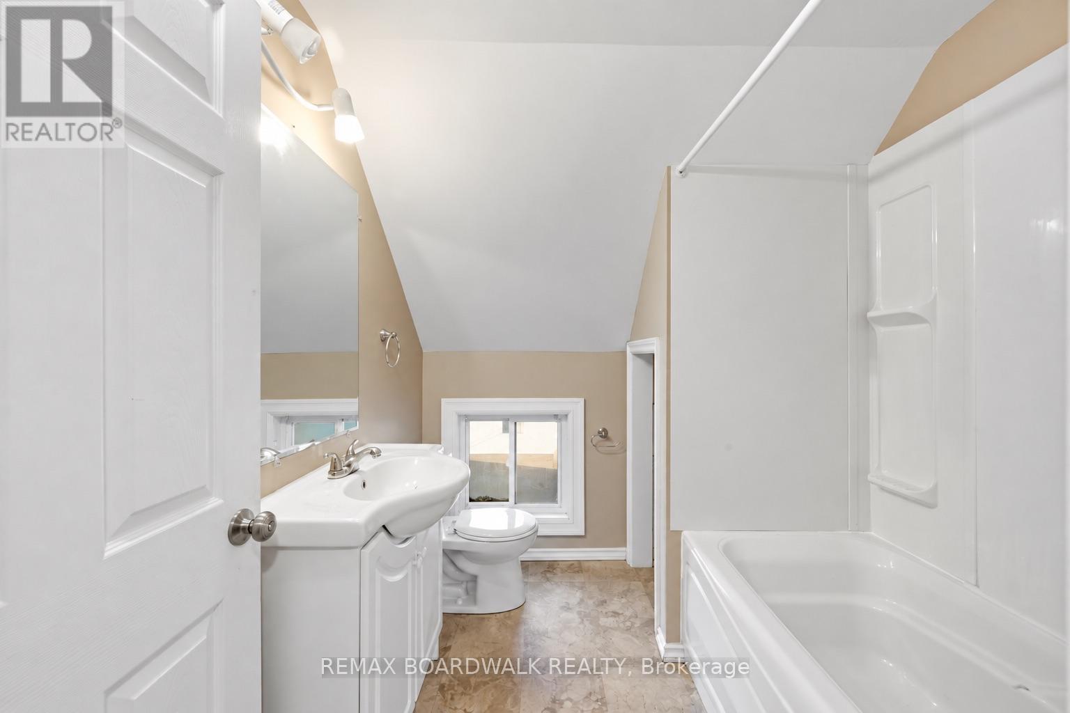 390-394 HYDE STREET - Image 33