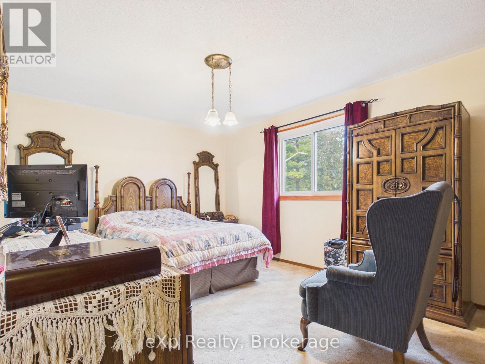 95 10TH STREET S - 12