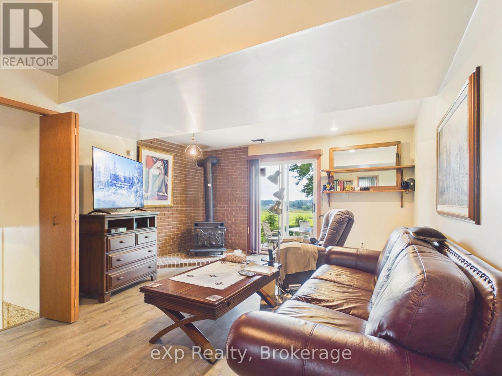 95 10TH STREET S - Image 17