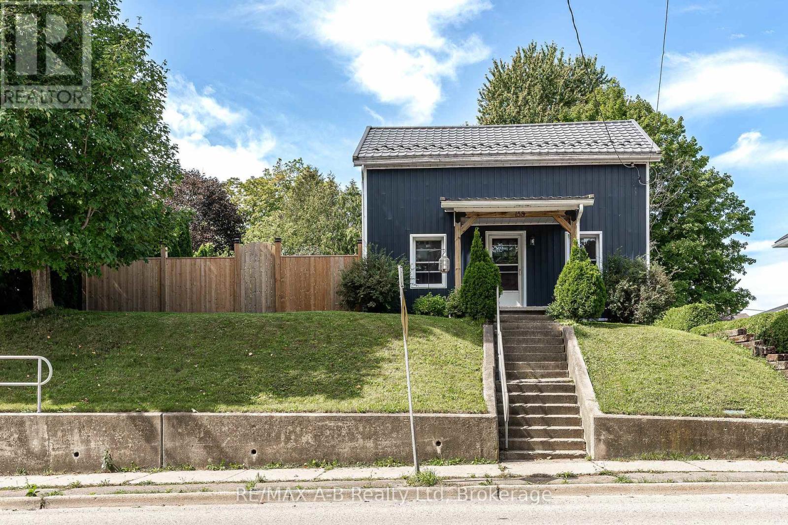 158 JAMES STREET N - 2