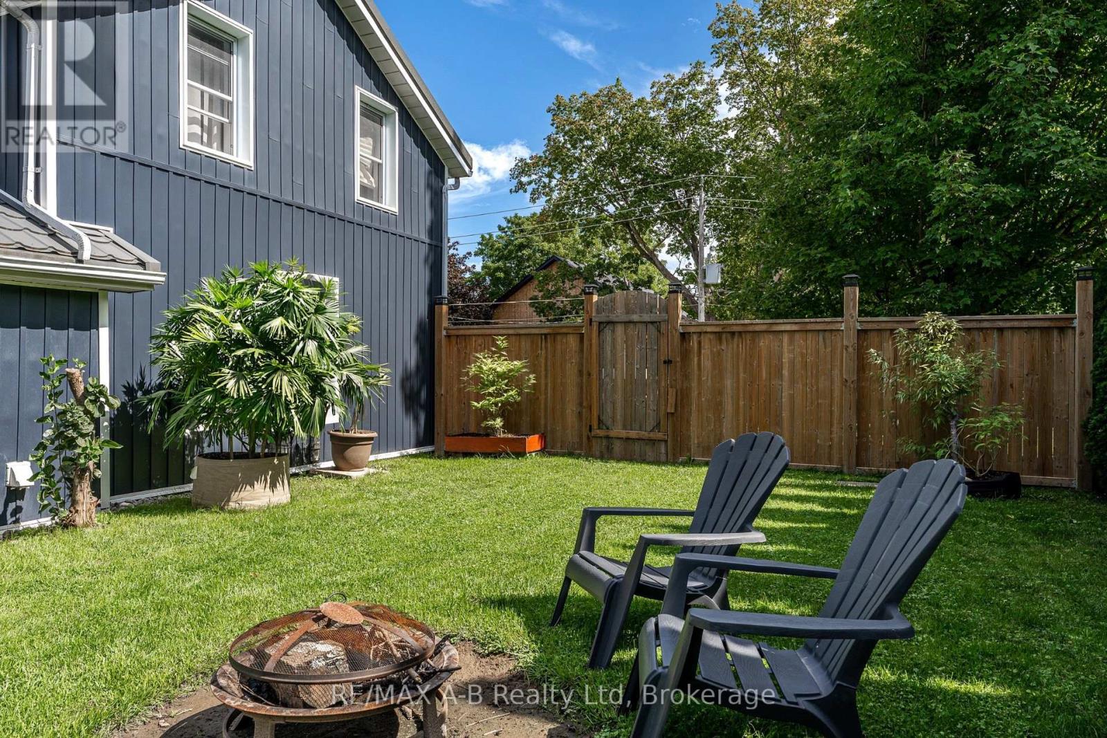 158 JAMES STREET N - 38