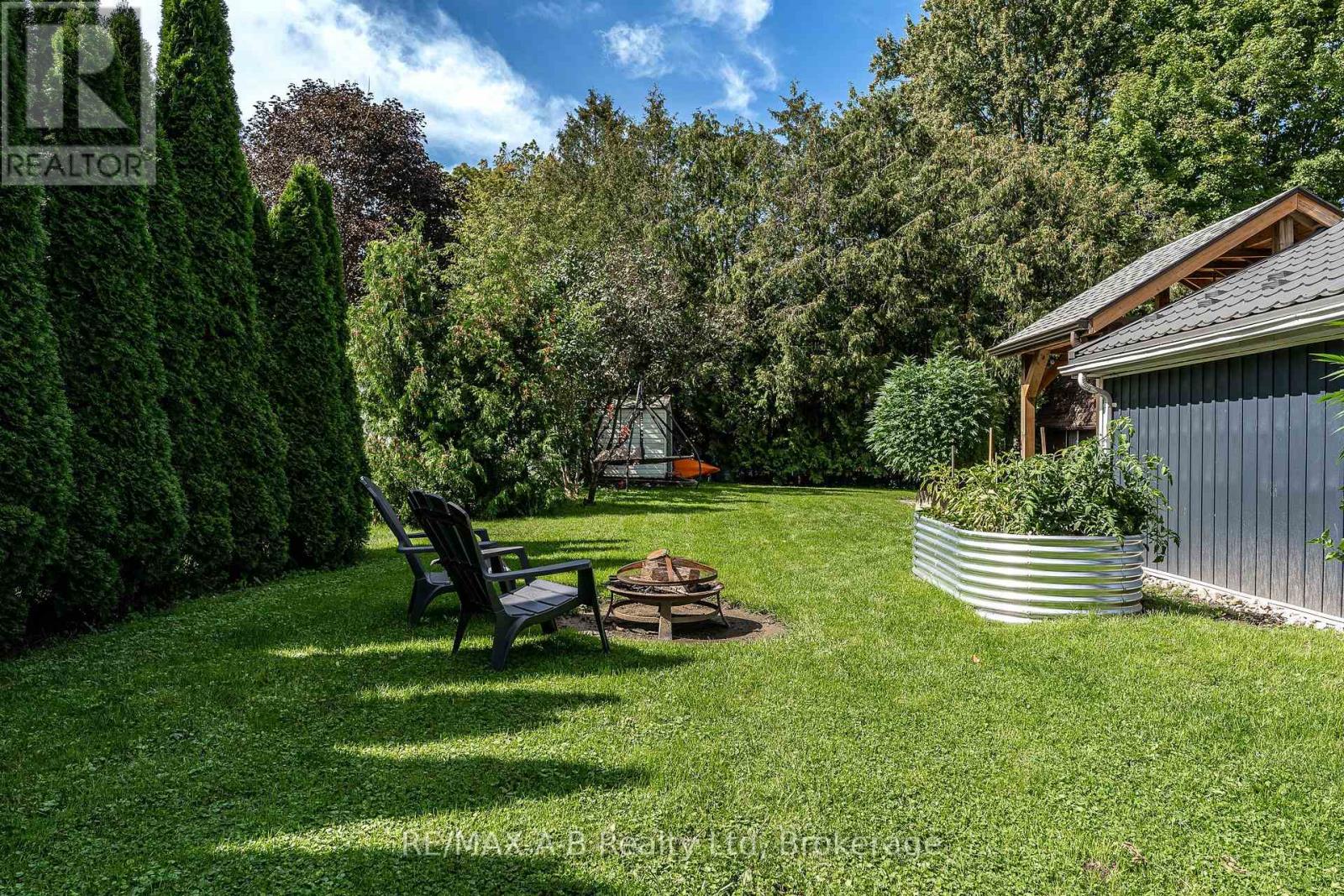 158 JAMES STREET N - 39