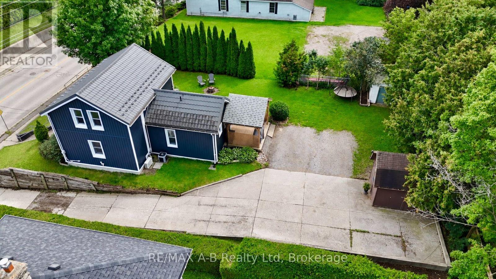 158 JAMES STREET N - 40