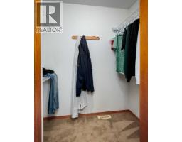 Living room - 55 Edgewood Drive, Camrose, AB T4V4Z3 Photo 12