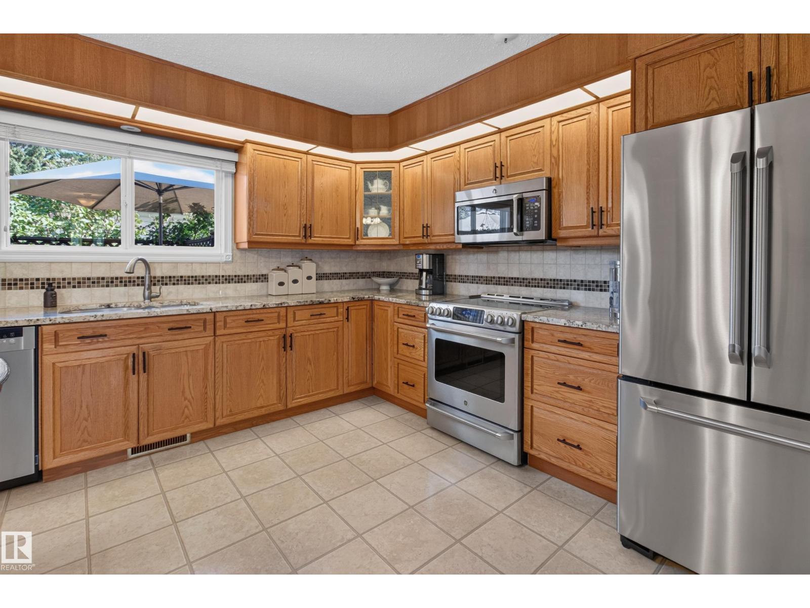 5304 50 ST - 5
