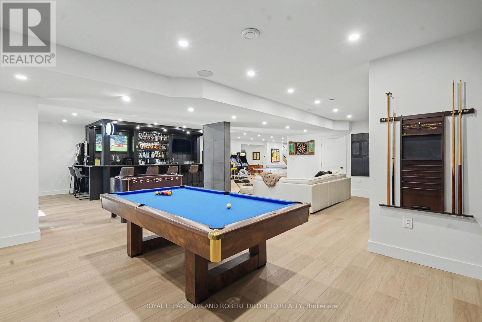 1681 GAINSBOROUGH ROAD - 26