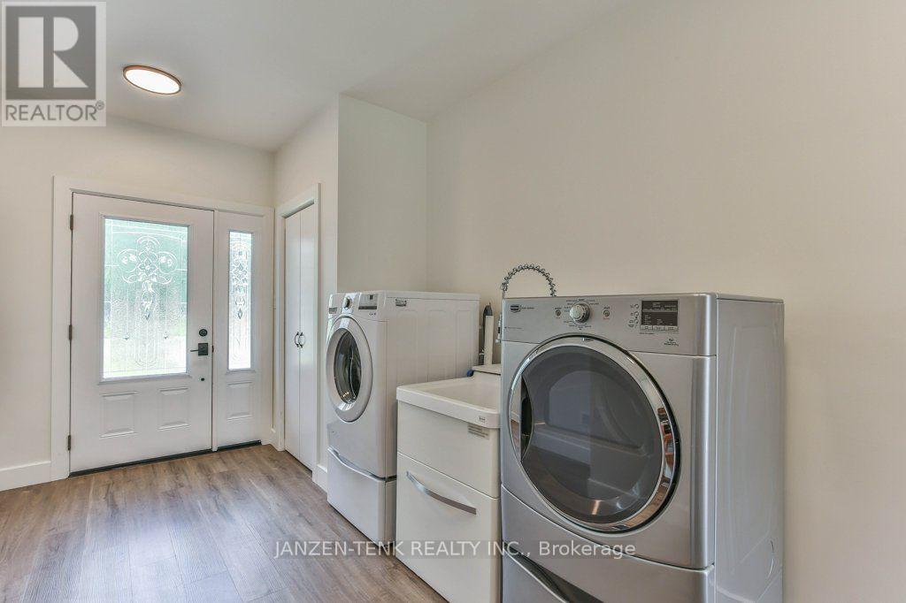492 19 HIGHWAY, Tillsonburg — photo 6