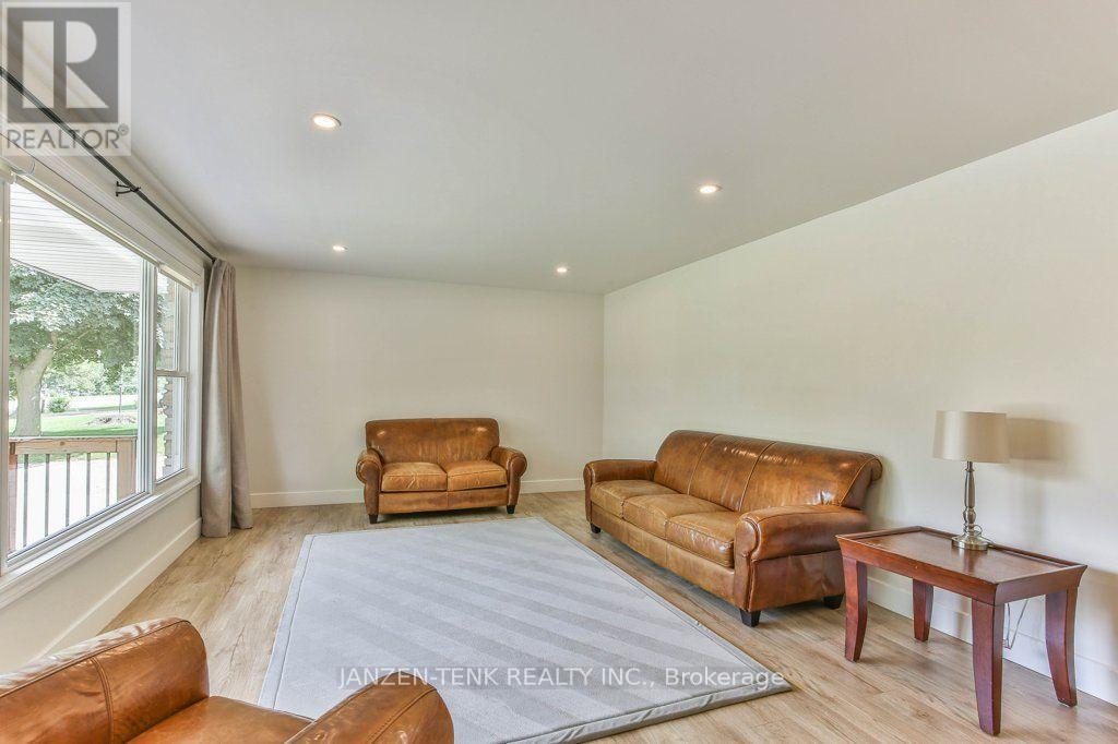 492 19 HIGHWAY, Tillsonburg — photo 8