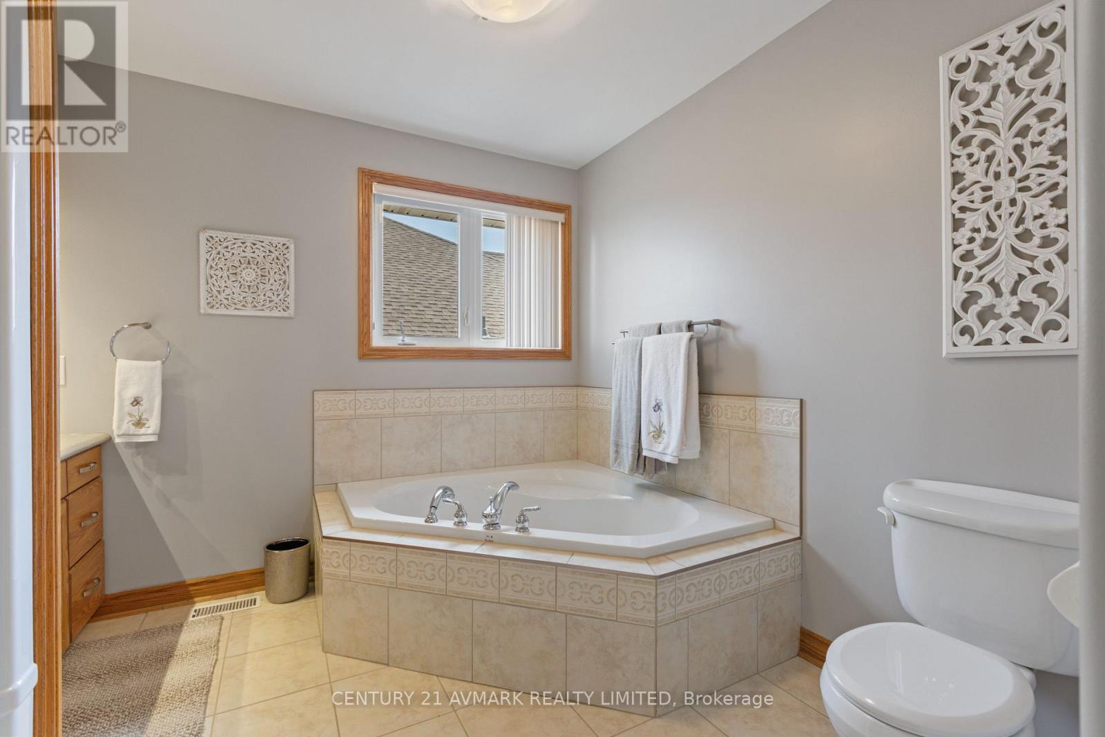 541 BARRICK ROAD - 29