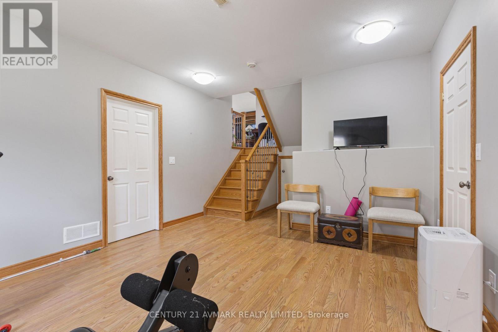 541 BARRICK ROAD - 35