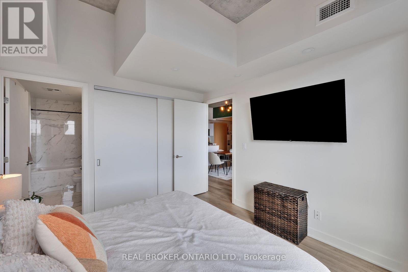 #703 203 CATHERINE STREET - 20