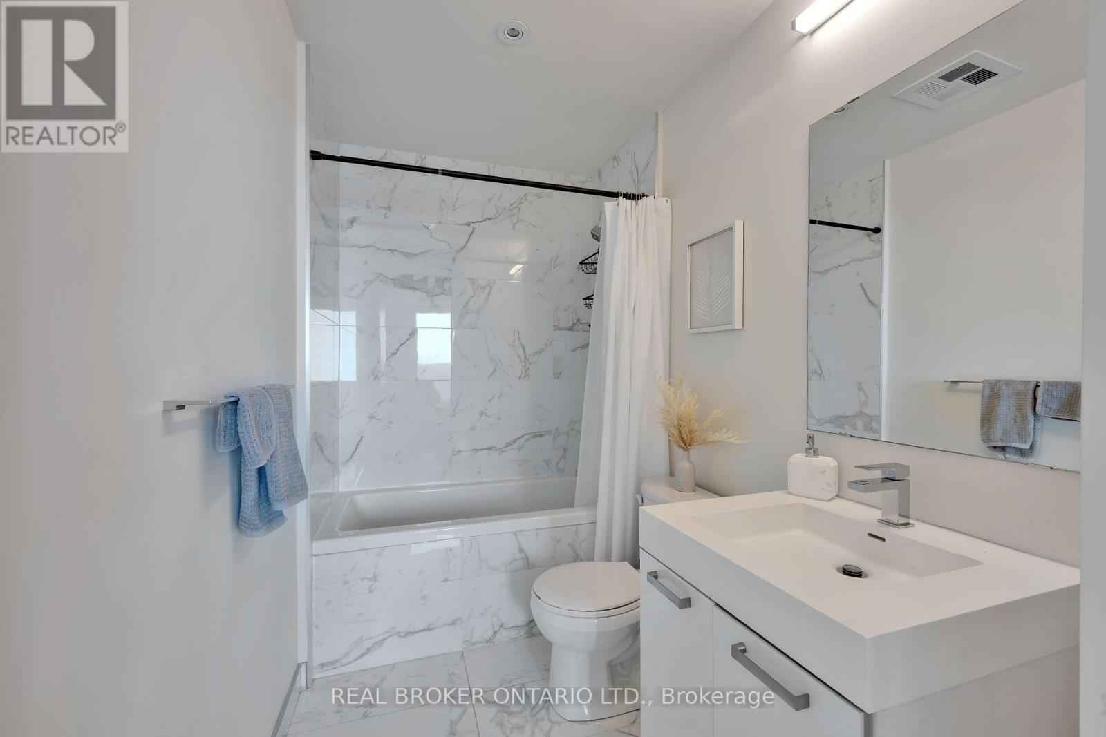 #703 203 CATHERINE STREET - 25
