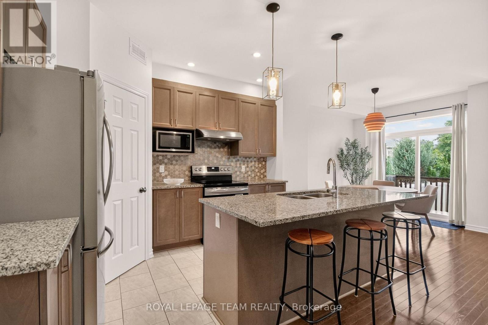 3 Bed, 3 Bath House for Sale in Ottawa – 328 WARMSTONE DRIVE, Ottawa – MLS# X13770672 - Image 18