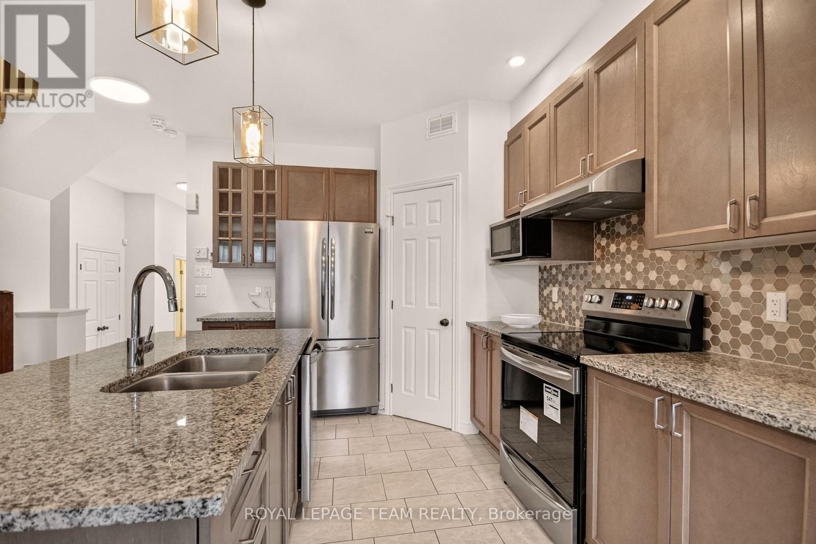 3 Bed, 3 Bath House for Sale in Ottawa – 328 WARMSTONE DRIVE, Ottawa – MLS# X13770672 - Image 23