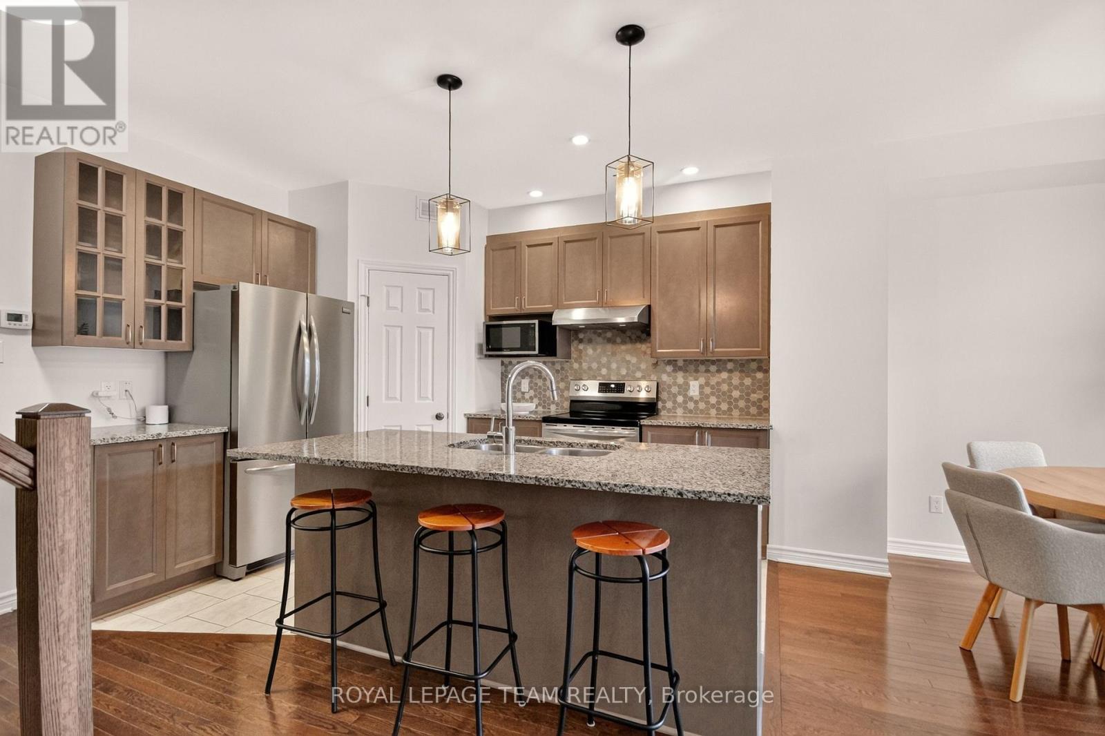 3 Bed, 3 Bath House for Sale in Ottawa – 328 WARMSTONE DRIVE, Ottawa – MLS# X13770672 - Image 25