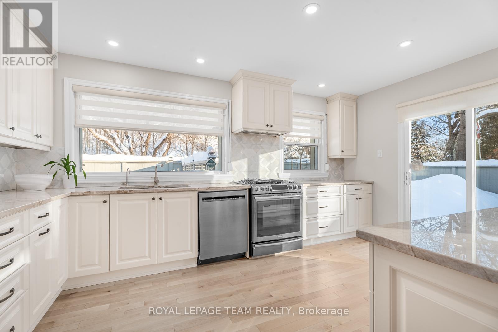 6 Bed, 4 Bath House for Sale in Ottawa – 235 HEMLOCK ROAD, Ottawa – MLS# X13770722 - Image 8