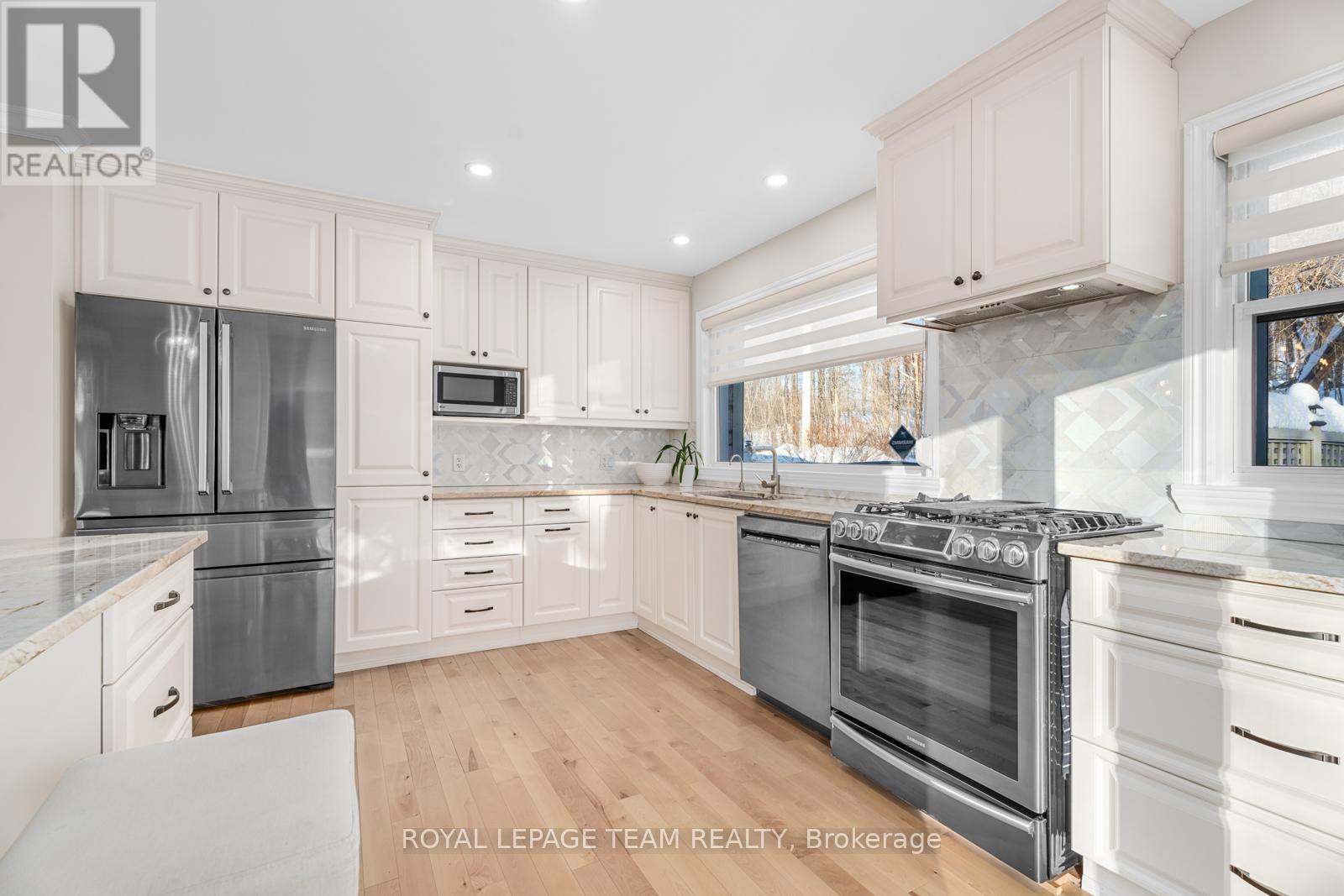 6 Bed, 4 Bath House for Sale in Ottawa – 235 HEMLOCK ROAD, Ottawa – MLS# X13770722 - Image 9