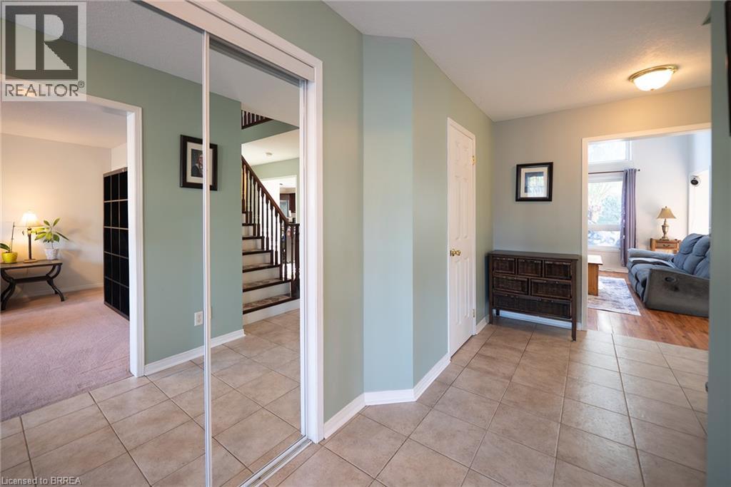 51 WEBB Avenue, Brantford — photo 9
