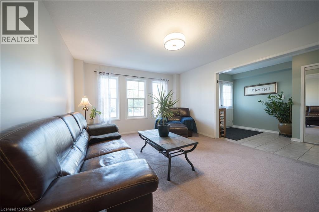 51 WEBB Avenue, Brantford — photo 8