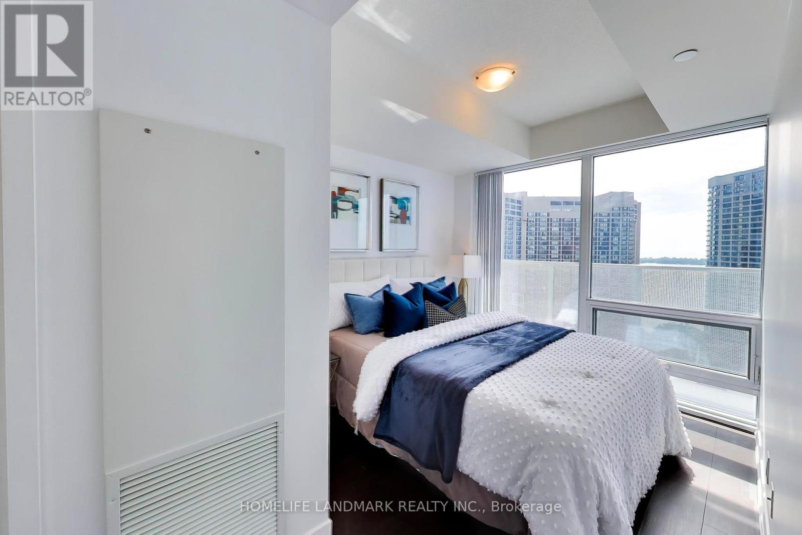 #2410 88 HARBOUR STREET - 17