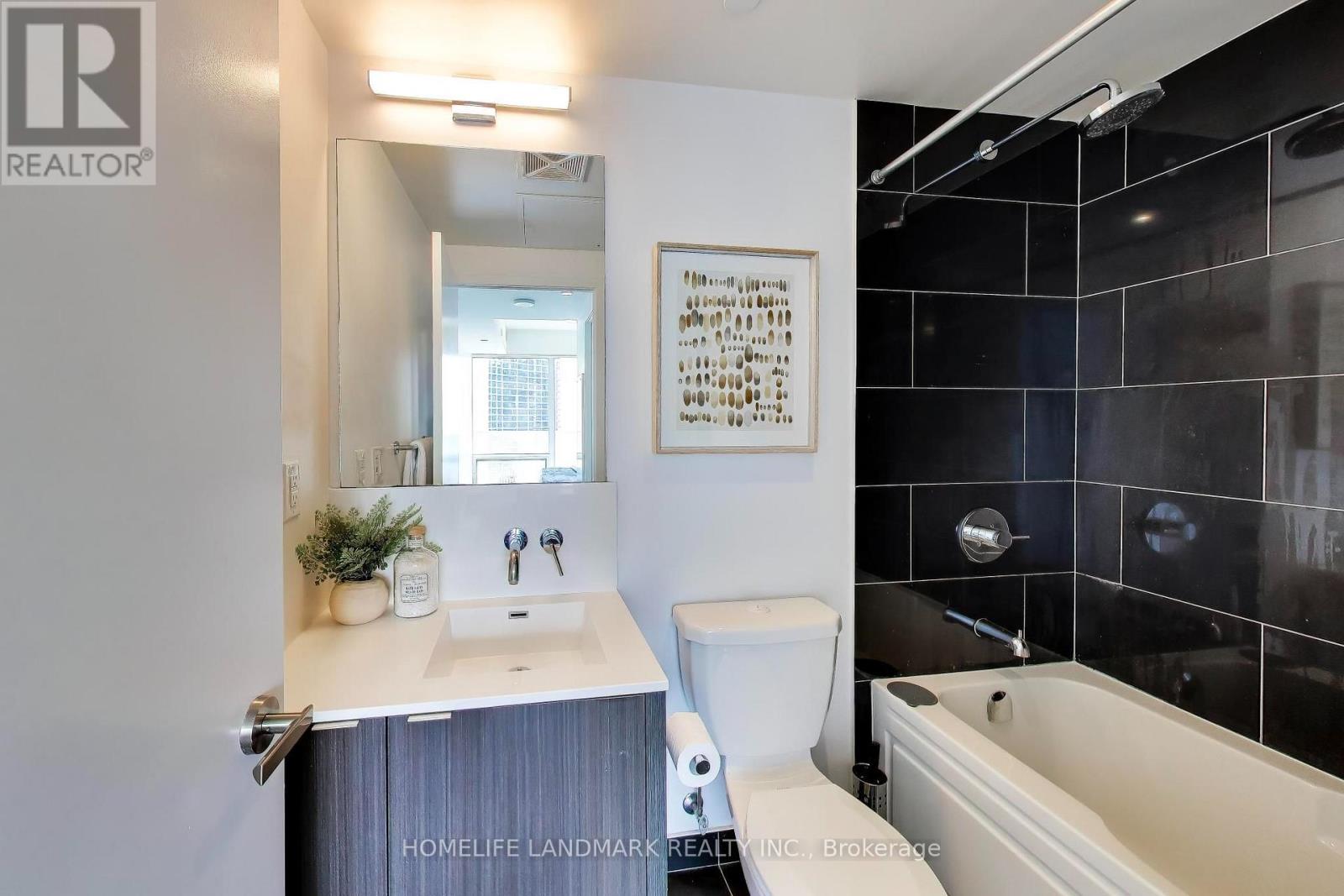 #2410 88 HARBOUR STREET - 21