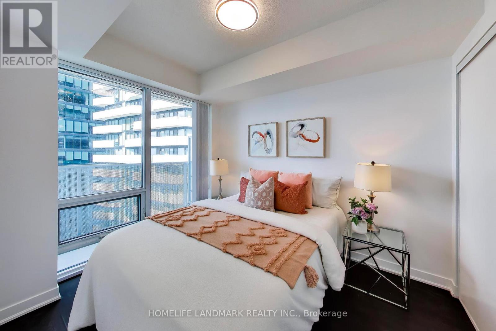 #2410 88 HARBOUR STREET - 27