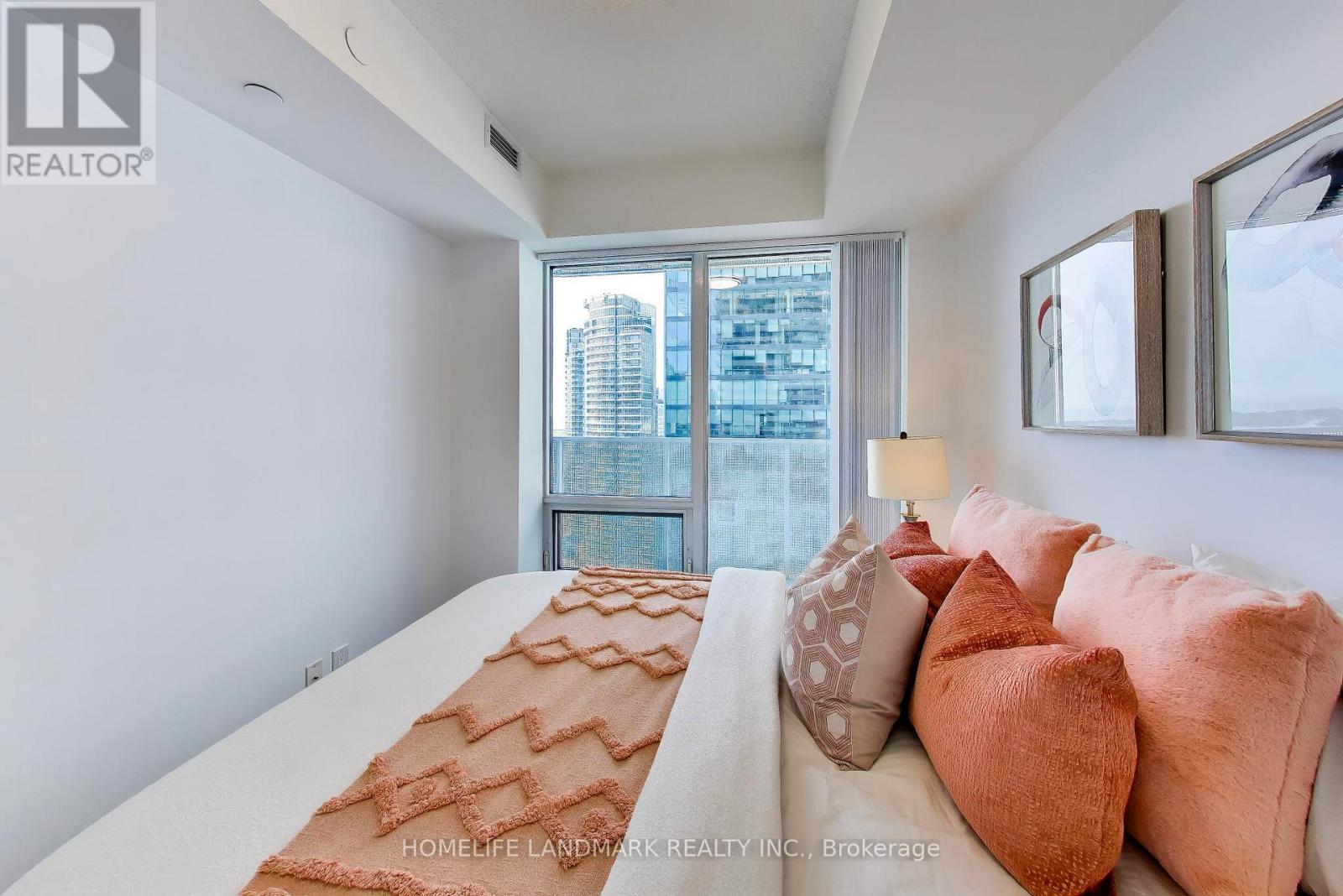 #2410 88 HARBOUR STREET - 28