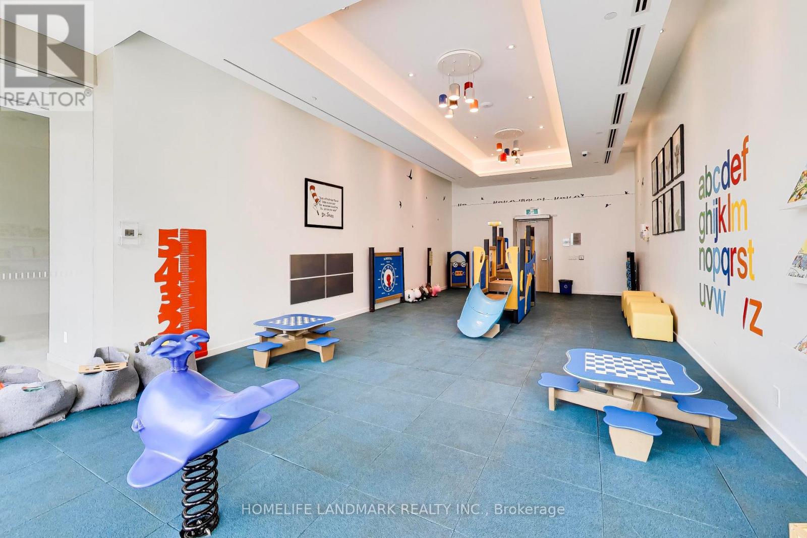 #2410 88 HARBOUR STREET - 39