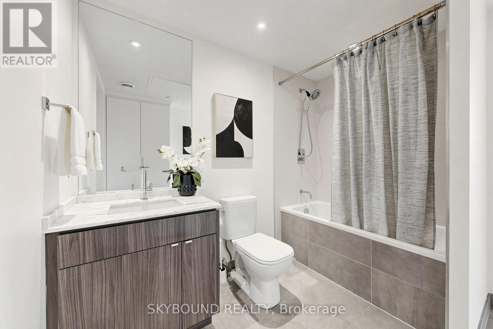 #907 60 COLBORNE STREET - Image 29