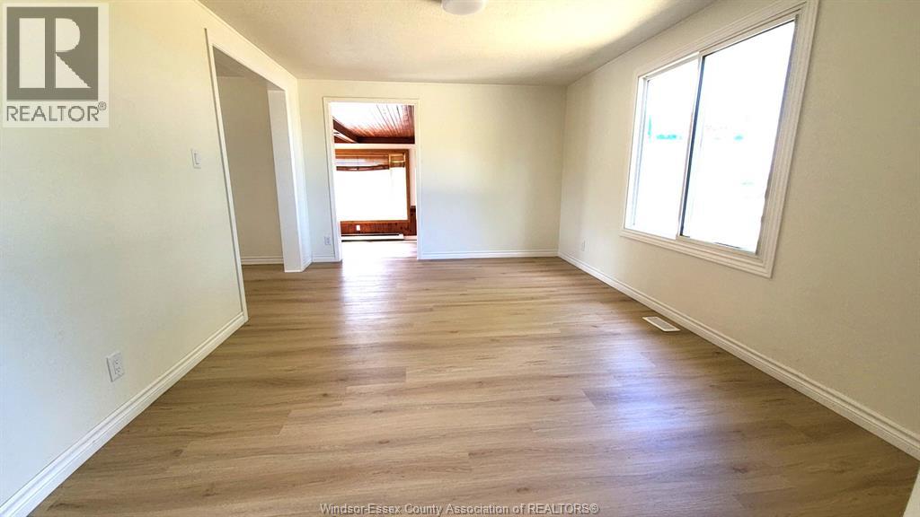 3425 CABANA (COUNTY RD 42), Windsor — photo 3