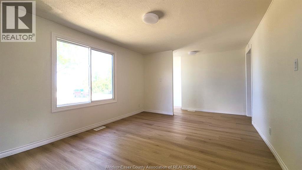 3425 CABANA (COUNTY RD 42), Windsor — photo 4