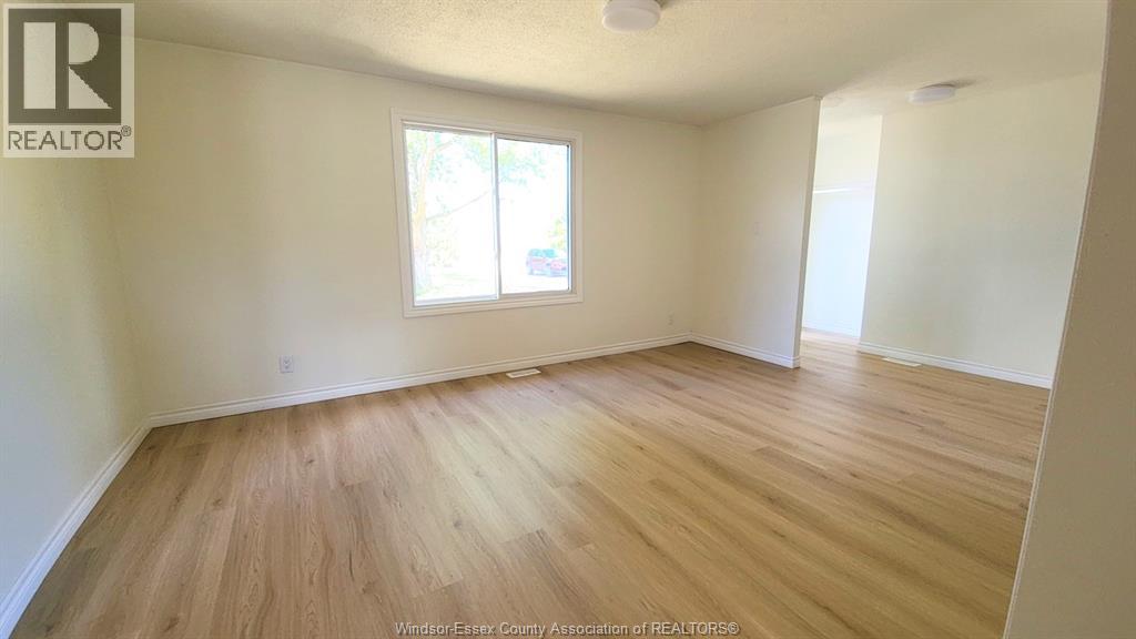 3425 CABANA (COUNTY RD 42), Windsor — photo 5