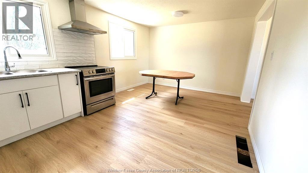 3425 CABANA (COUNTY RD 42), Windsor — photo 8