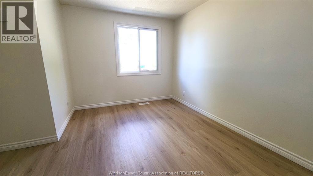 3425 CABANA (COUNTY RD 42), Windsor — photo 9