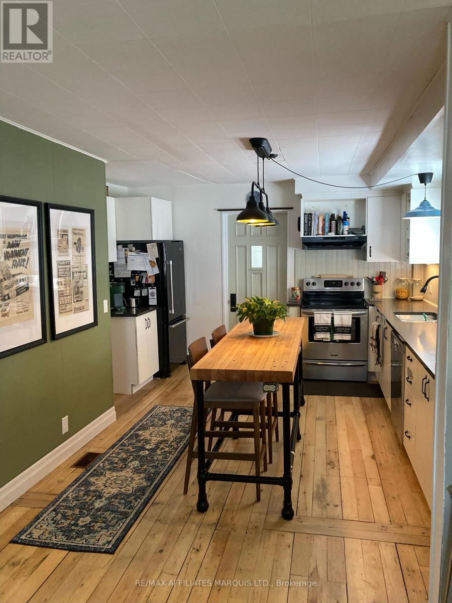 302 EASTON AVENUE, Cornwall — photo 4