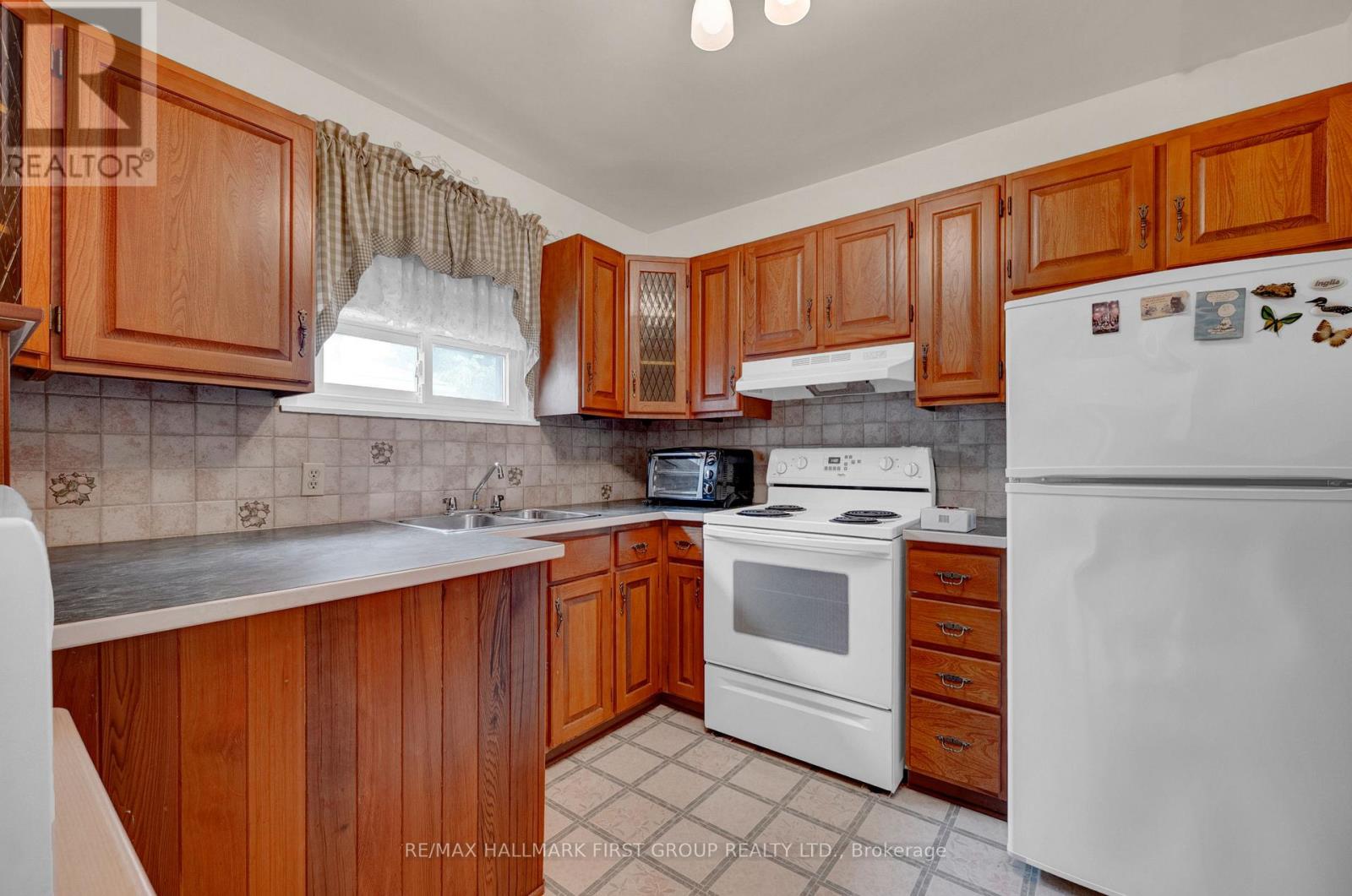 35 TULLOCH DRIVE - 14
