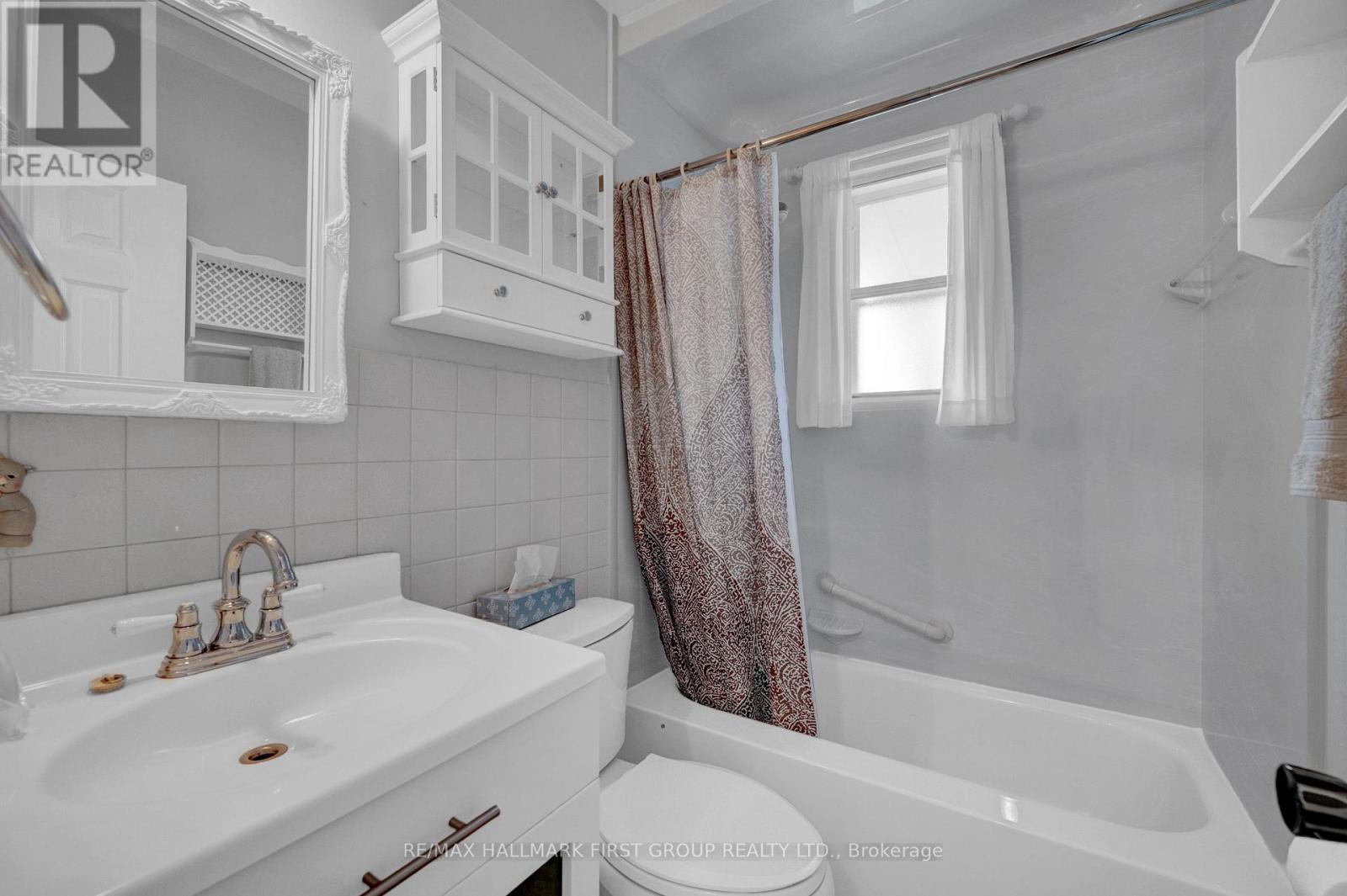 35 TULLOCH DRIVE - 18