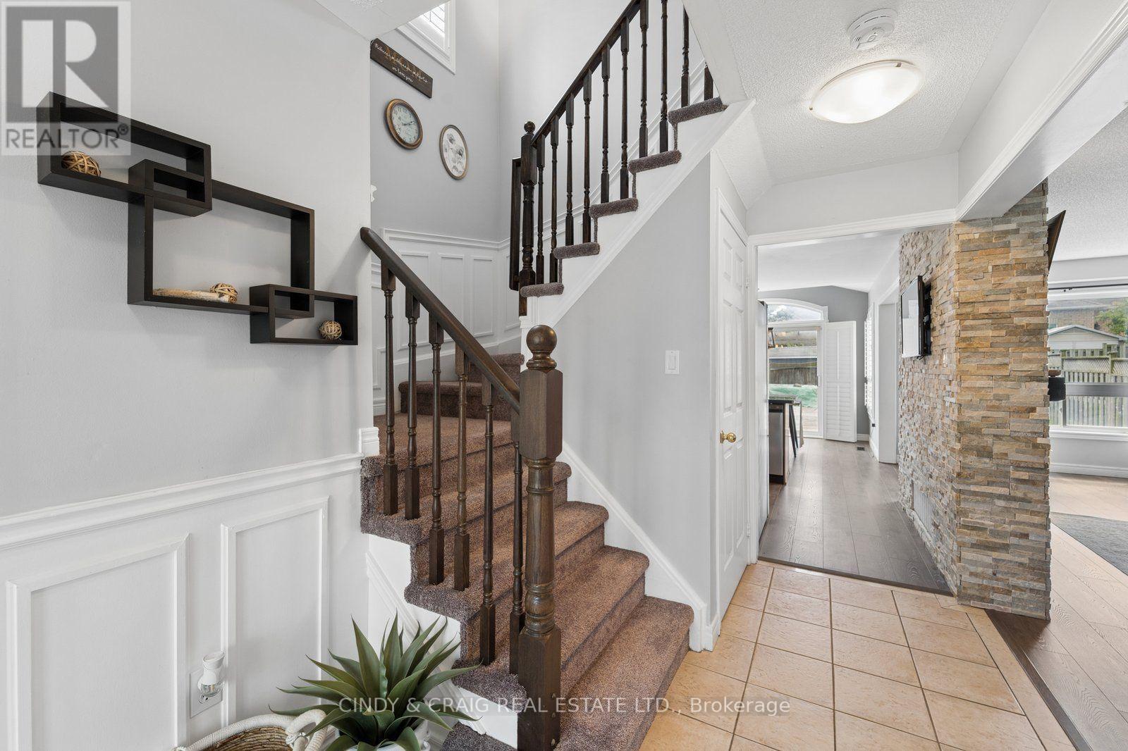 208 CORNISH DRIVE, Clarington (Courtice) — photo 2