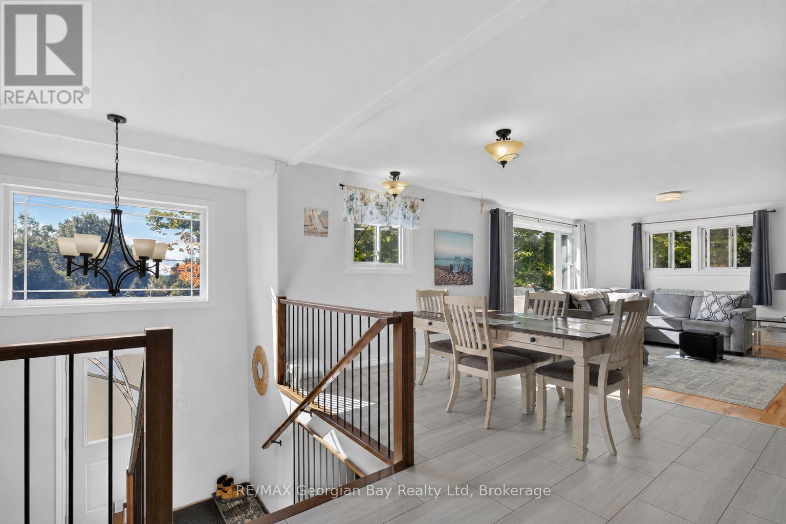 898 YONGE STREET - 3