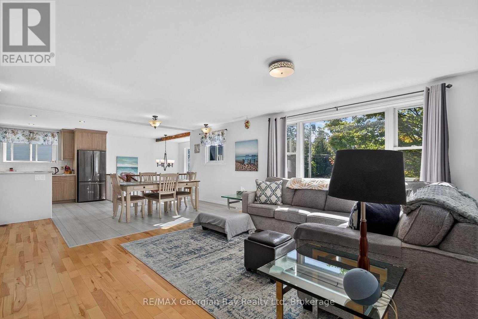 898 YONGE STREET - 8