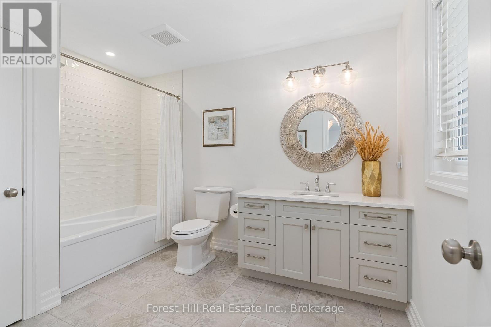 155 GLENLAKE BOULEVARD - Image 28