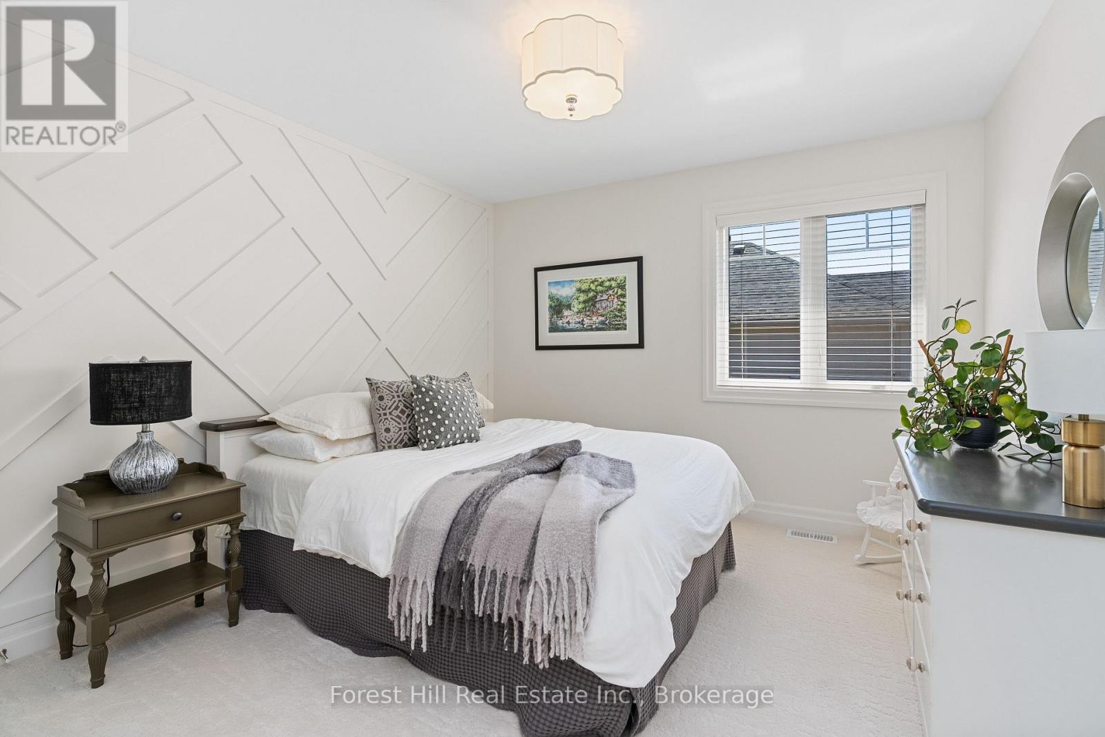 155 GLENLAKE BOULEVARD - Image 33