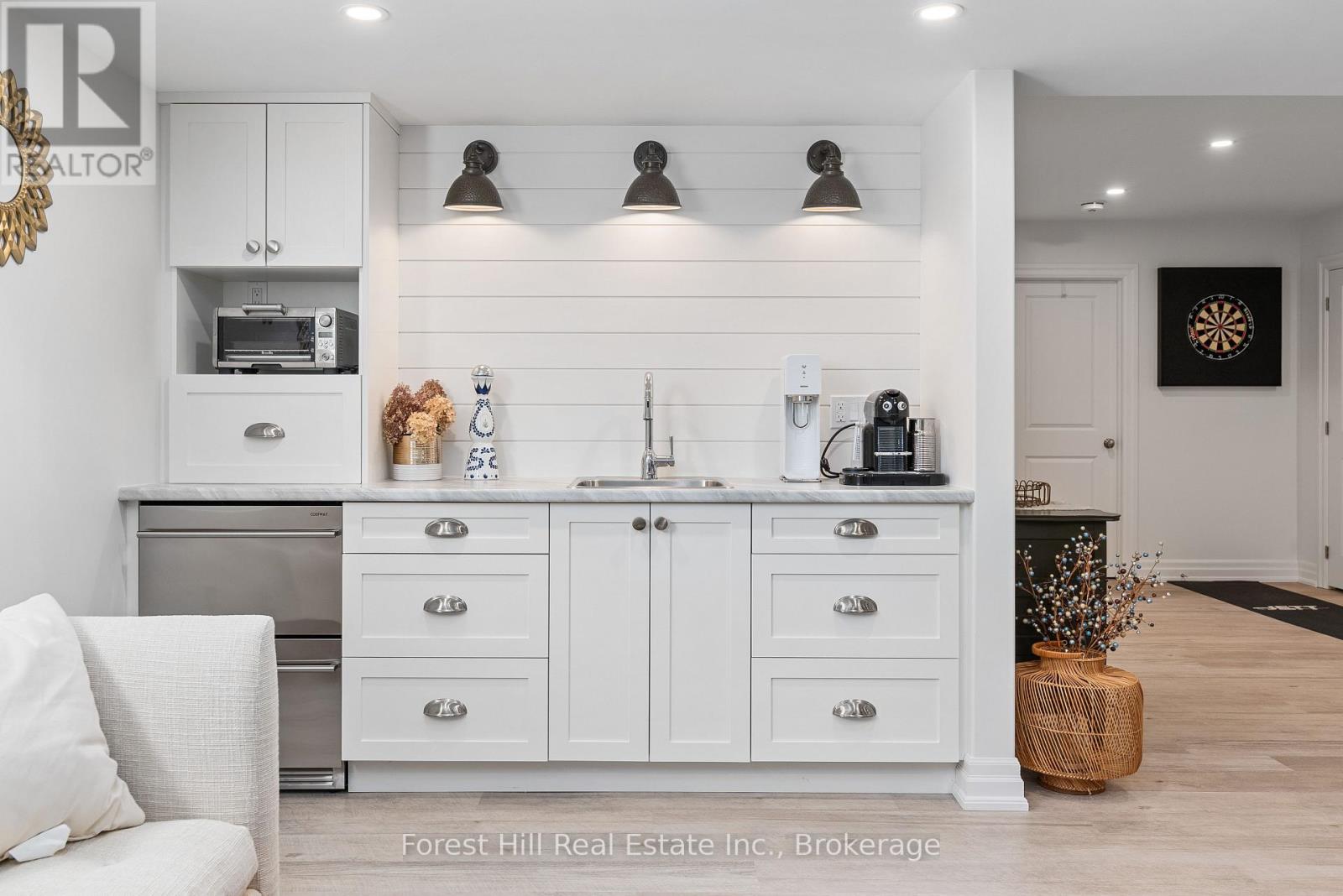 155 GLENLAKE BOULEVARD - Image 37