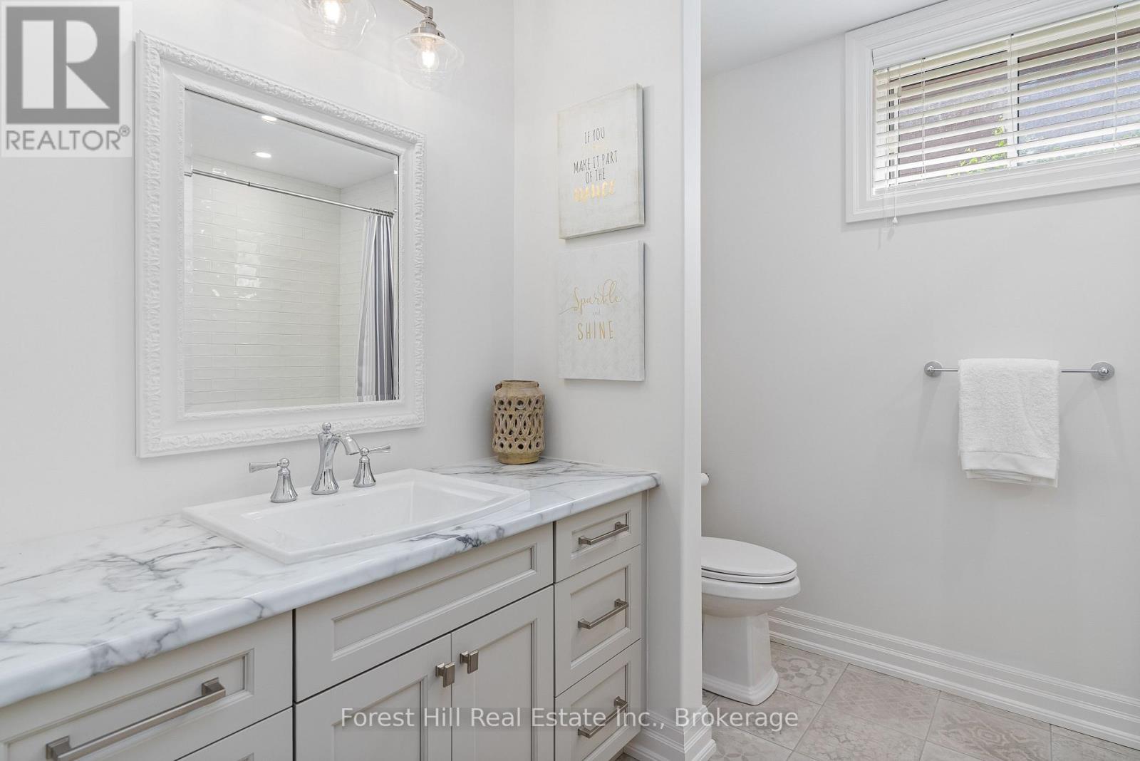 155 GLENLAKE BOULEVARD - Image 39