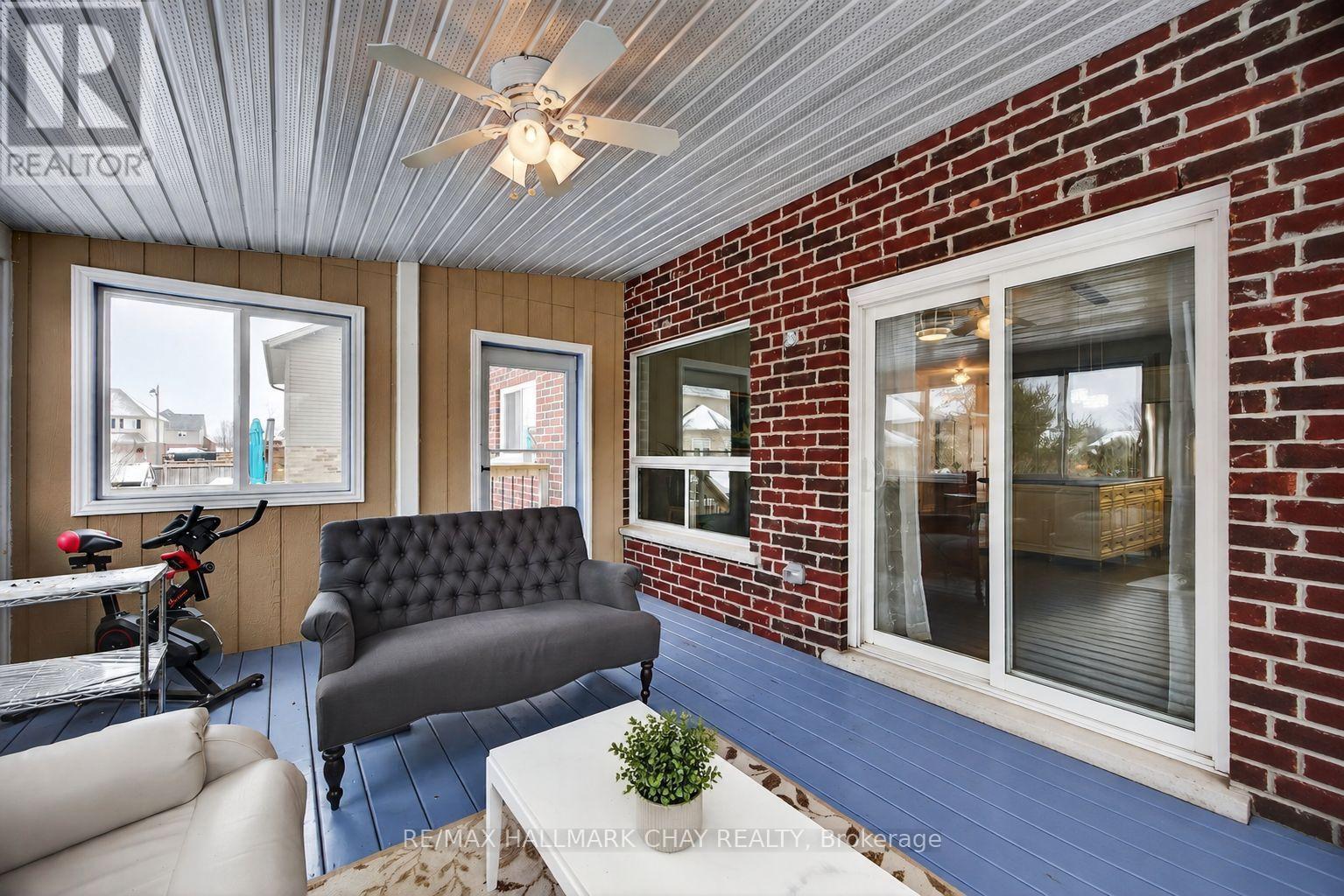 60 BROWNLEY LANE - 32