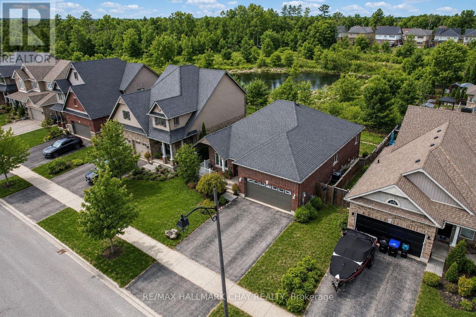 60 BROWNLEY LANE - 36