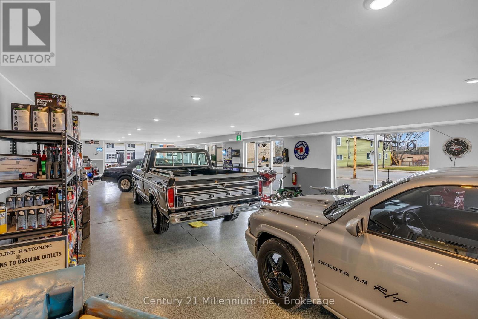 205 GARAFRAXA STREET, Chatsworth — photo 16