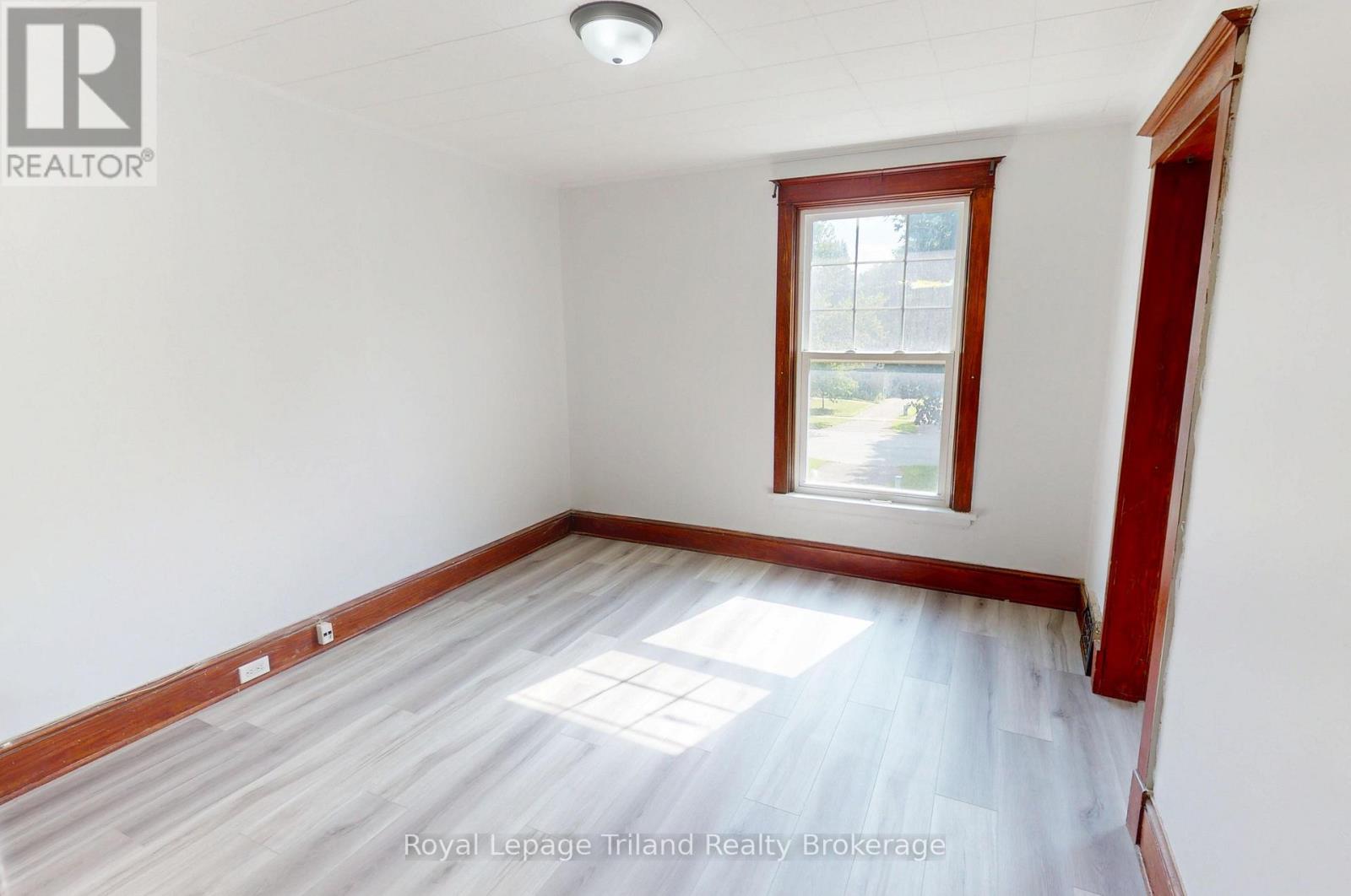 279 VANSITTART AVENUE - 12