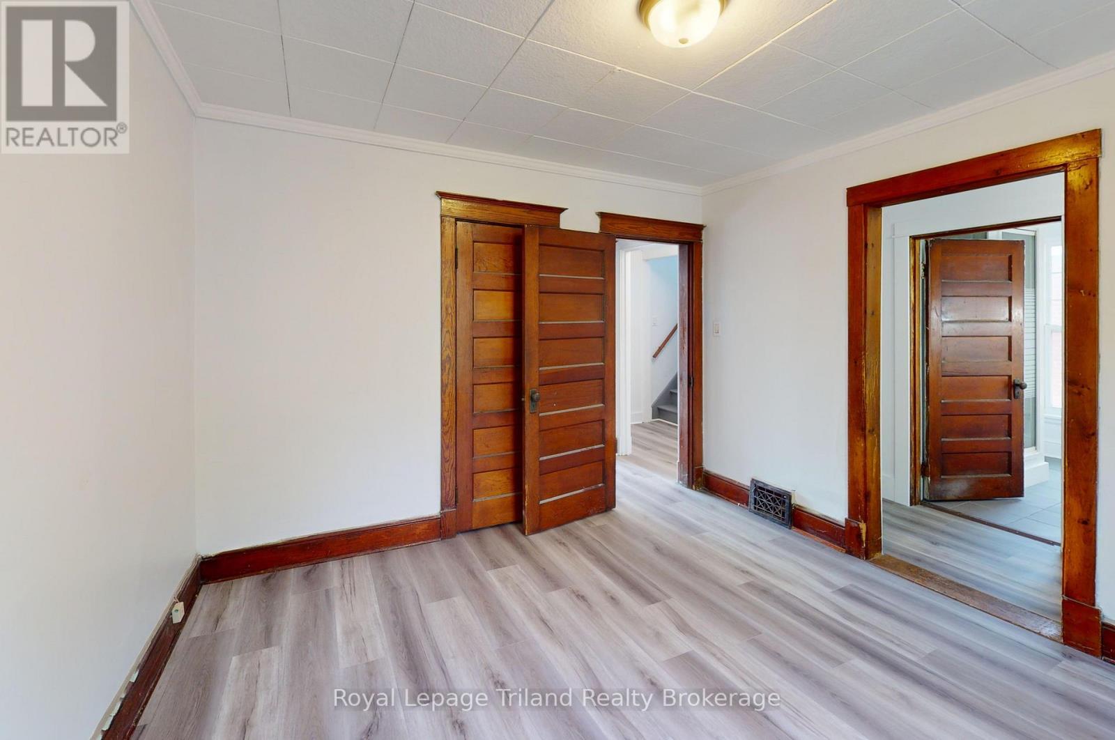 279 VANSITTART AVENUE - 17