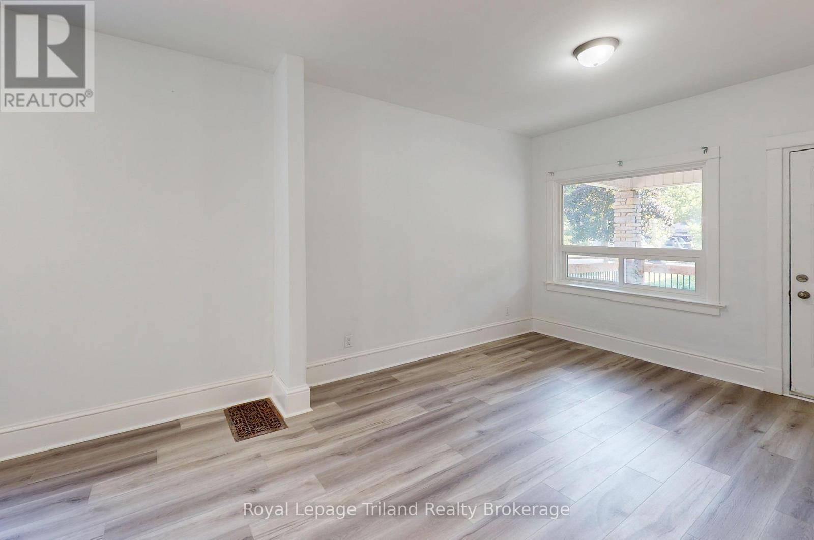 279 VANSITTART AVENUE, Woodstock (Woodstock - North) — photo 3